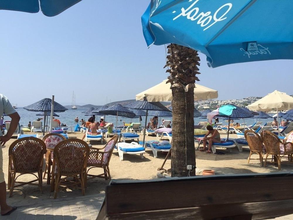Nagi Beach Hotel Гюмбет Екстериор снимка