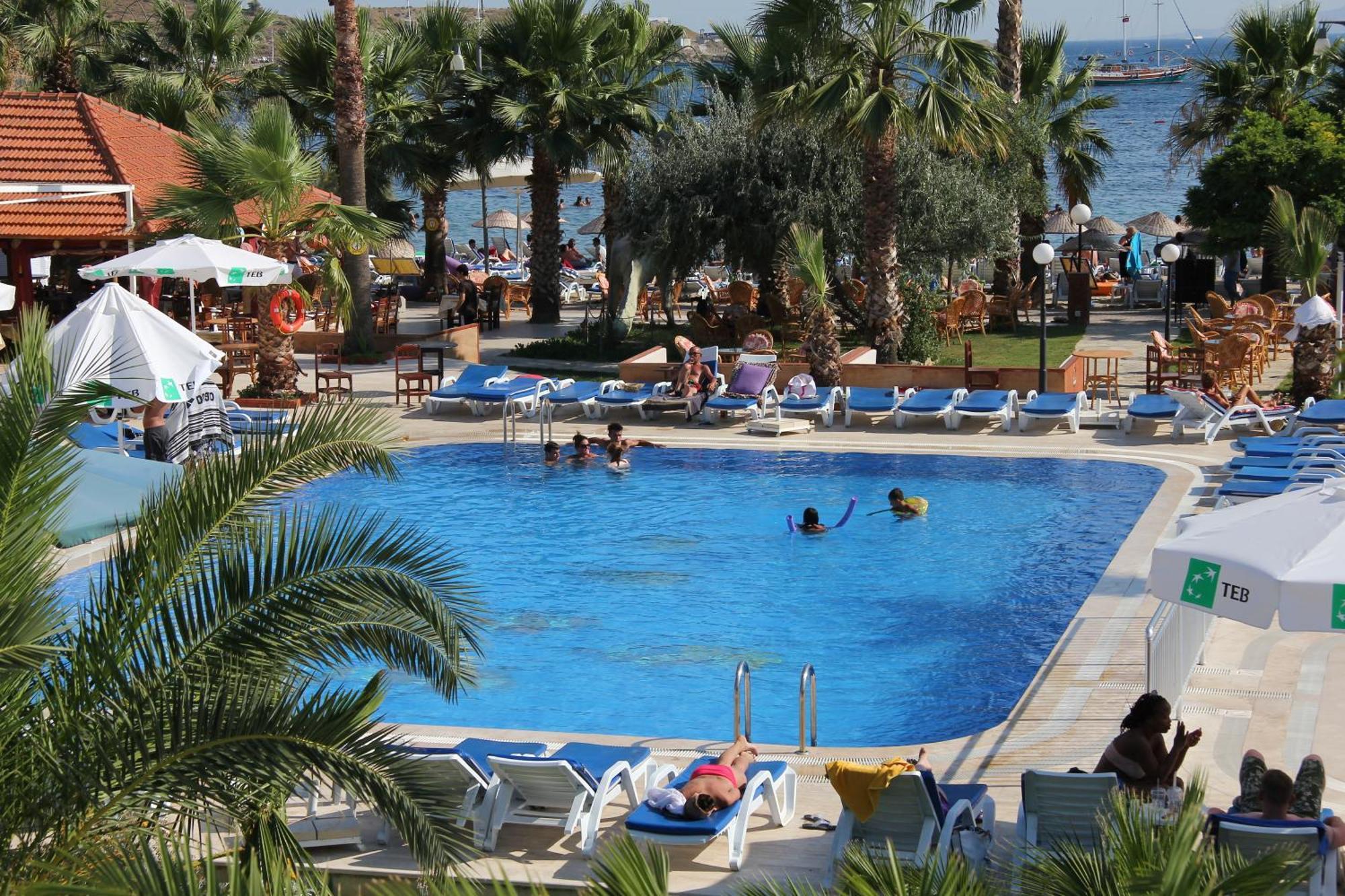 Nagi Beach Hotel Гюмбет Екстериор снимка