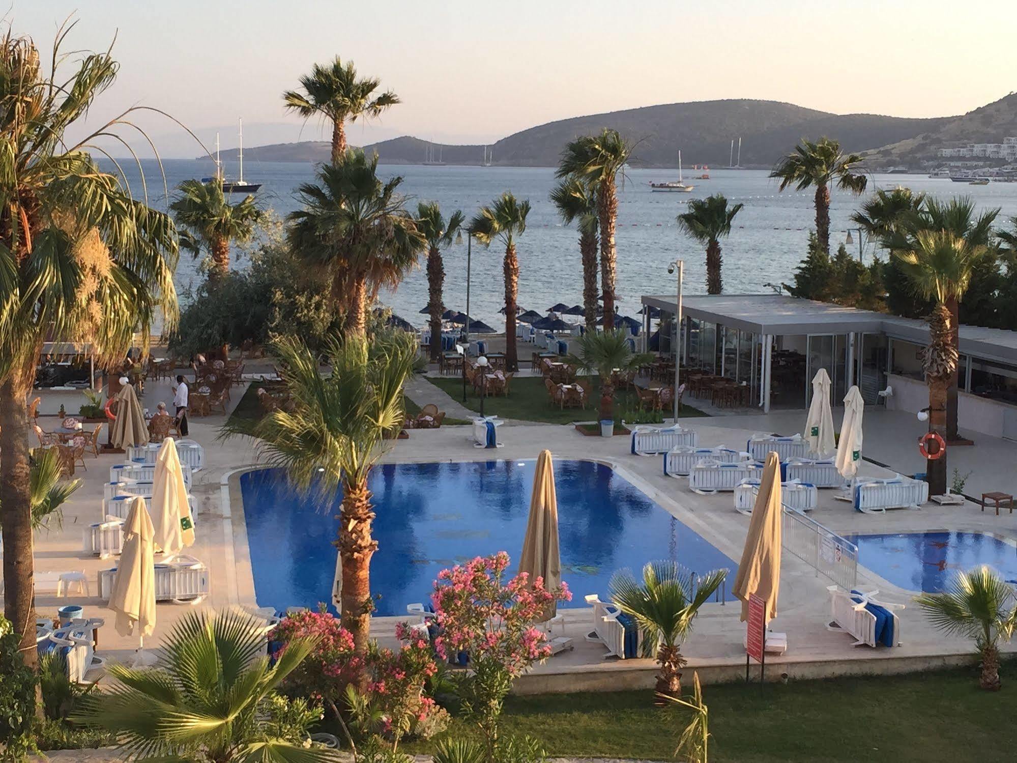 Nagi Beach Hotel Гюмбет Екстериор снимка