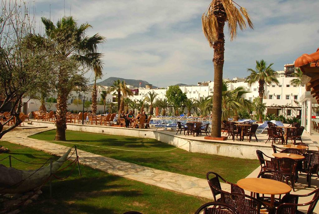 Nagi Beach Hotel Гюмбет Екстериор снимка